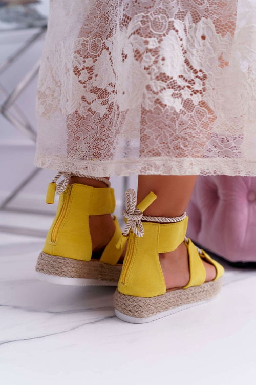 Жіночі босоніжки на платформі замшеві жовті Ergola