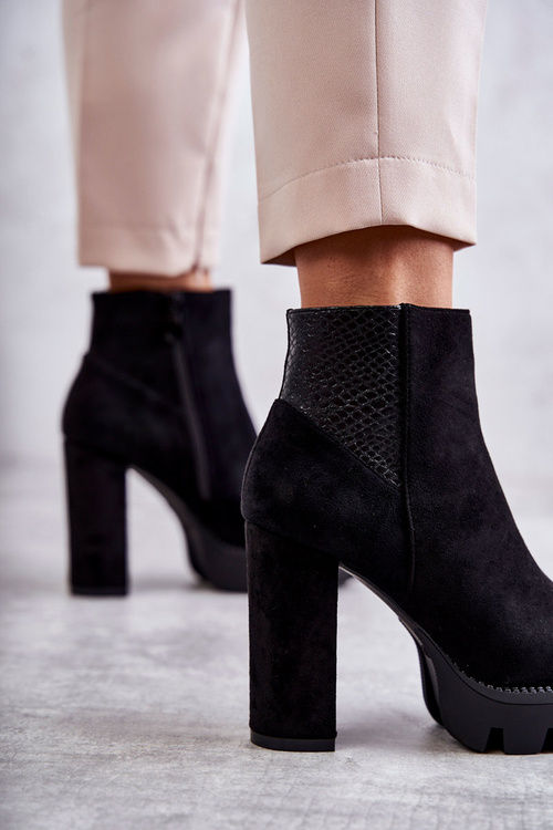 Жіночі замшеві чоботи на підборах чорного кольору Maricruz