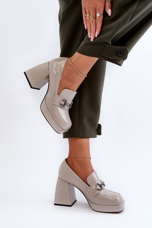 Сірі лаковані жіночі туфлі D&A MR38-906