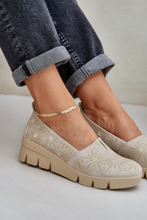 Жіноче Взуття З Перфорацією На Підборах Золоті Лісвія