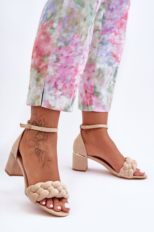 Замшеві босоніжки з тасьмою Beige Essenza