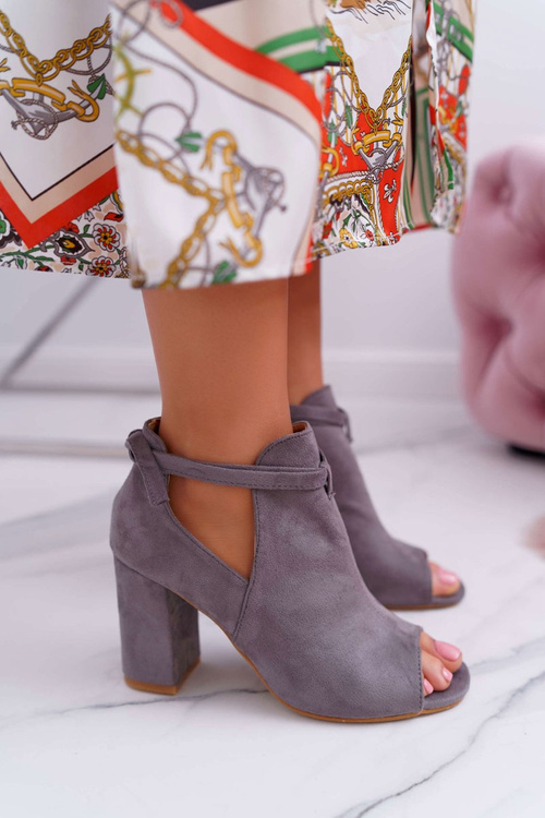Сірі босоніжки на шпильці Чоботи з відкритим носком Сірі