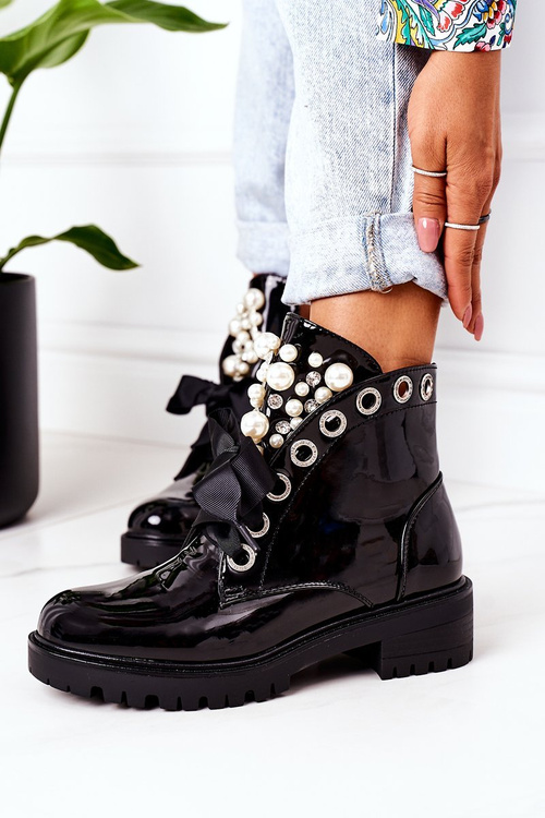 Утеплені чоботи з перлами лаковані чорні Perla