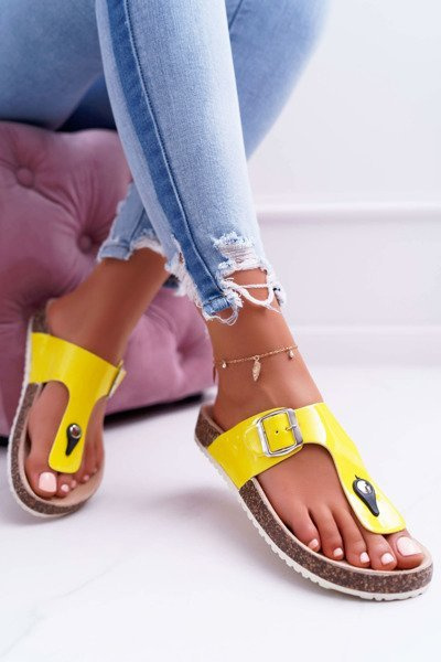 Жіночі коркові шльопанці лаковані жовтої палітри