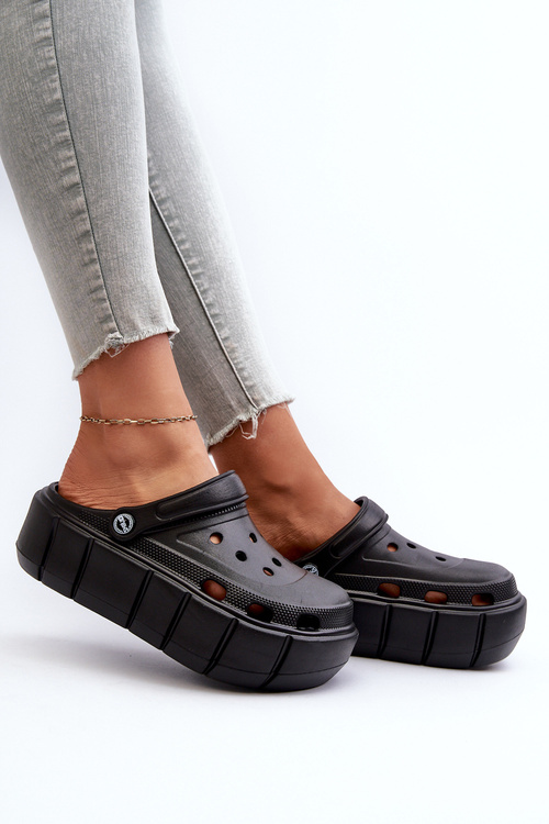 Жіночі чорні шорти Itubia на платформі