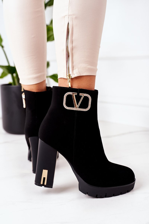 Чоботи утеплені на блочному каблуці Чорні Чудові
