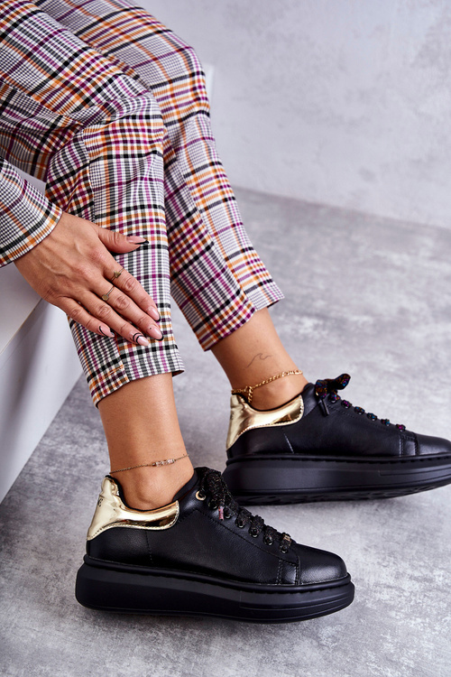 Жіноче спортивне взуття GOE KK2N4073 чорний