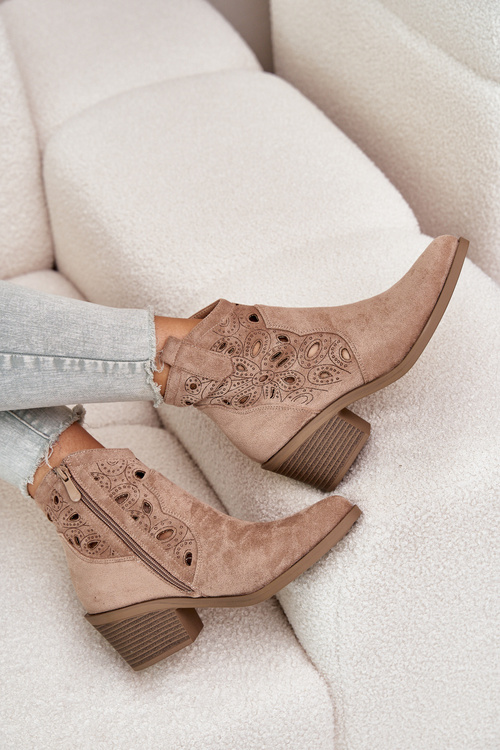 Жіночі замшеві перфоровані ковбойські чоботи бежеві S.Barski HY42-086