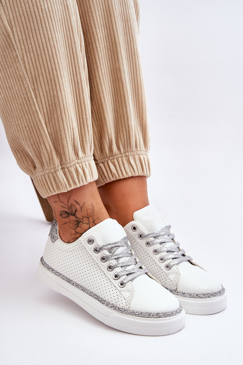 Жіночі низькі перфоровані кросівки білі та сріблясті Daxton