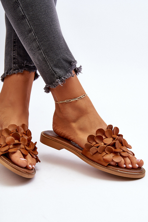 Коричневі жіночі шкіряні босоніжки на плоскій підошві Zazoo 40381