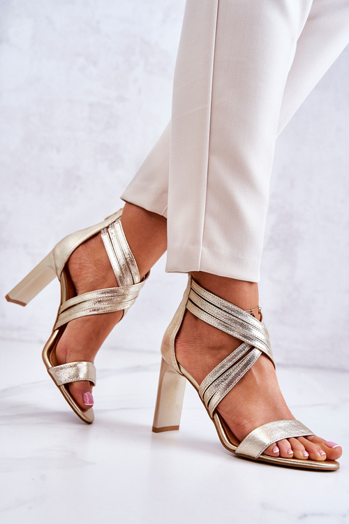 Шкіряні жіночі босоніжки на блискавці Lewski Shoes 3138 золото