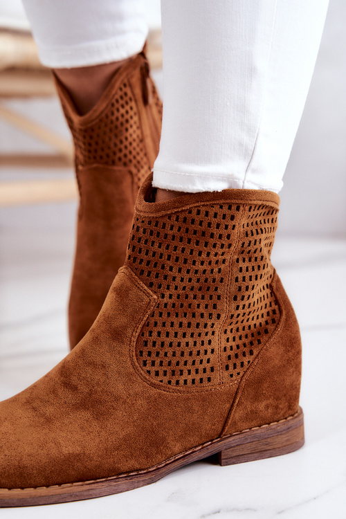 Замшеві жіночі чоботи на прихованій танкетці Camel Solene