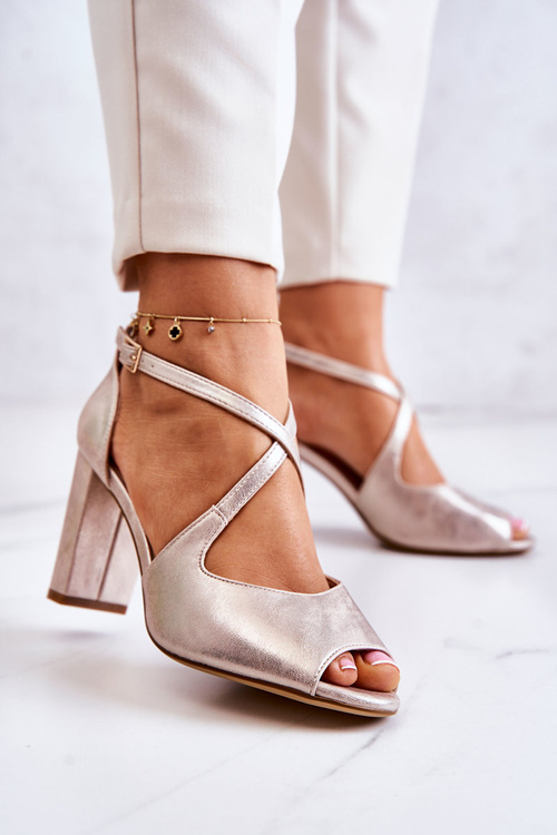 Шкіряні босоніжки на штанзі Золота Лоріта