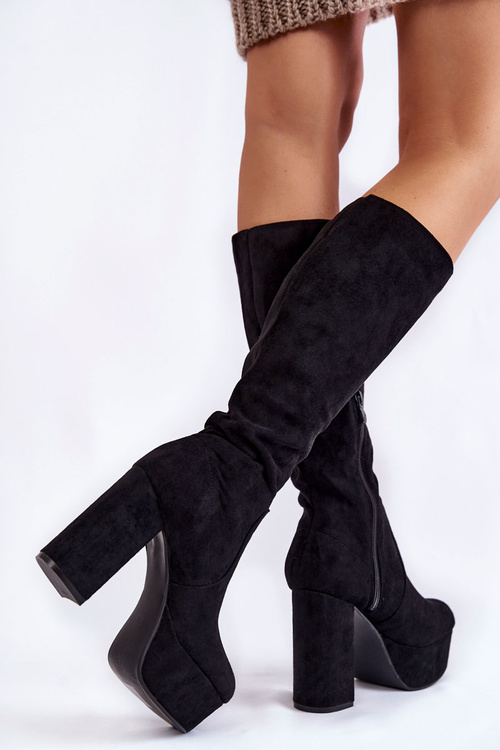 Замшеві чоботи на масивному каблуці і платформі чорні Nevira