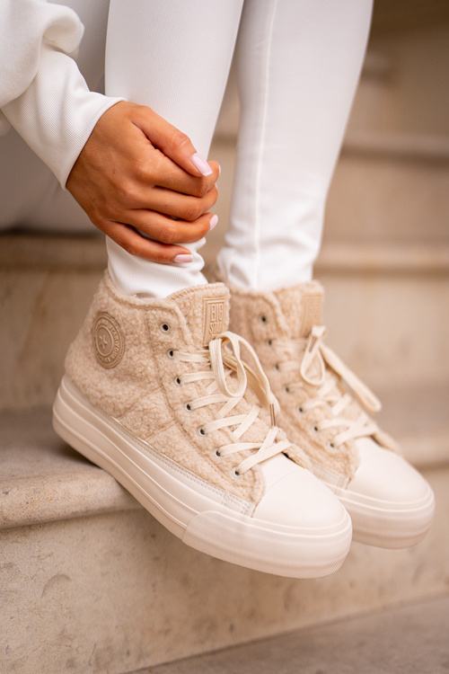 Утеплені жіночі кросівки з овчиною типу Big Star OO274A444 Бежеві