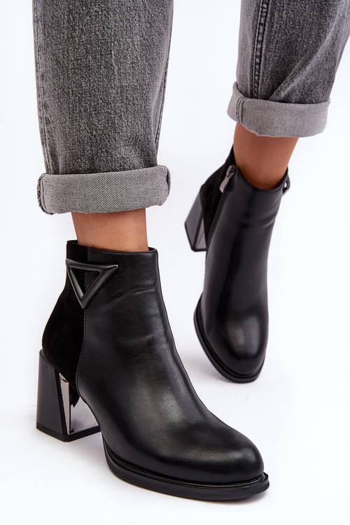 Лаковані ботильйони на підборах утеплені чорні MR880-093