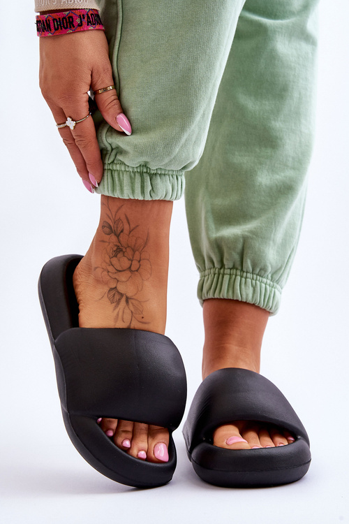 Жіночі легкі пінопластові тапочки на платформі Black Milton