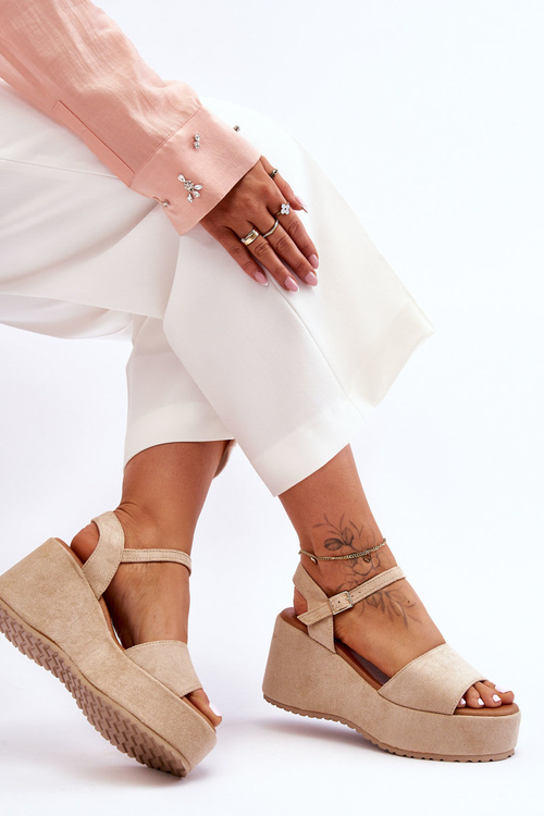 Жіночі замшеві босоніжки на танкетці Бежеві Лідія