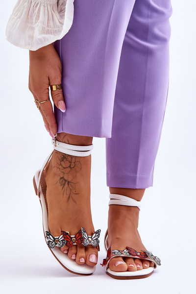 Жіночі босоніжки з декоративними метеликами White Jeane