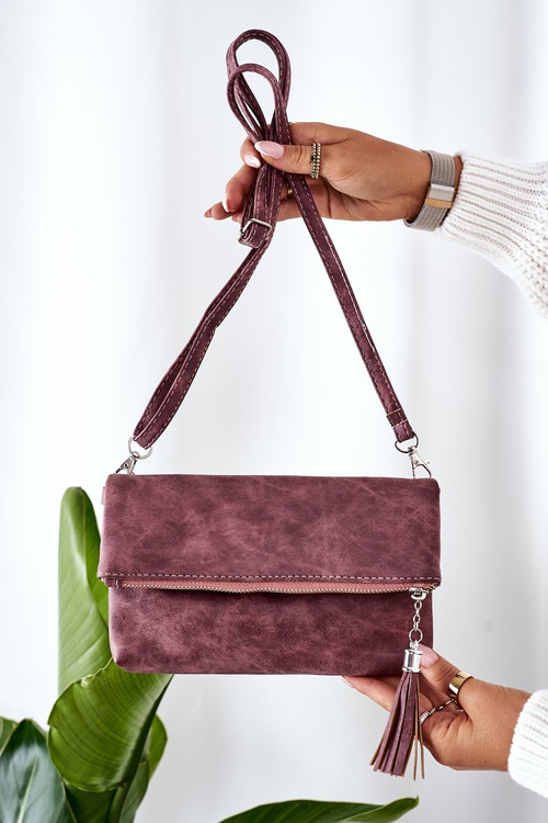 Клатч зі знімним ремінцем і бахромою рожевого кольору