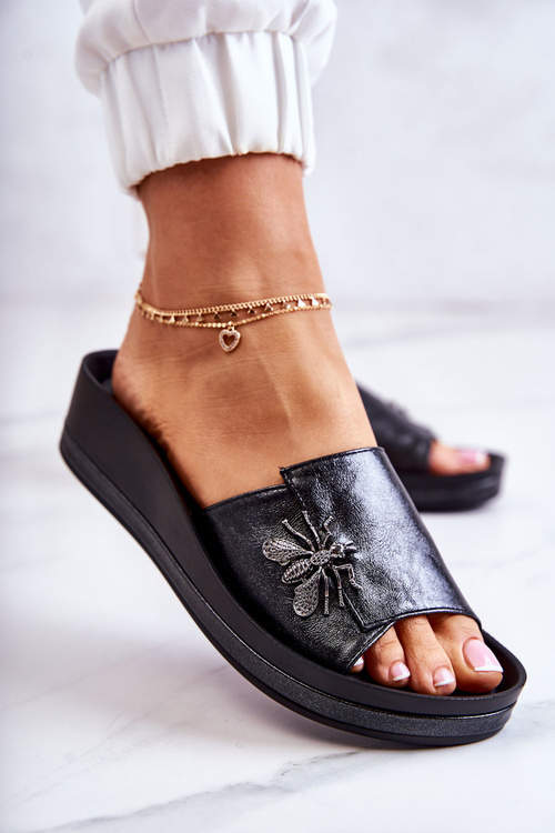 Модні жіночі тапочки з декором Black Holle