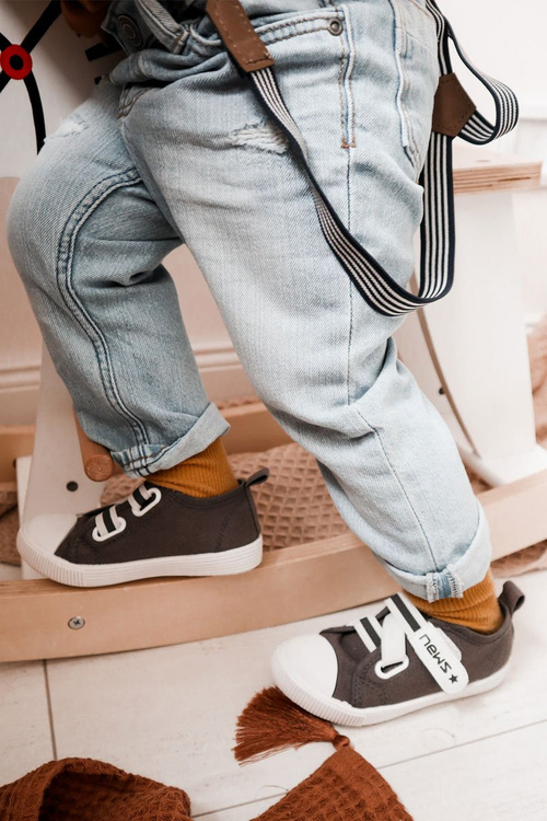 Дитячі кросівки на липучці Сірі News