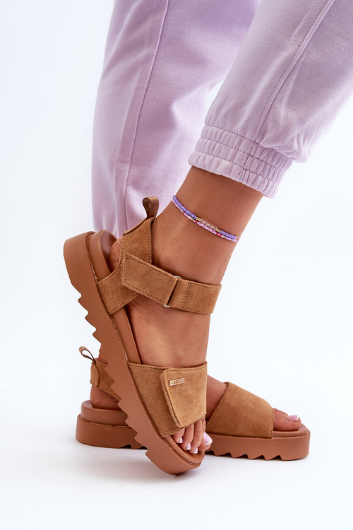 Жіночі замшеві босоніжки на платформі Big Star NN274705 Коричневі