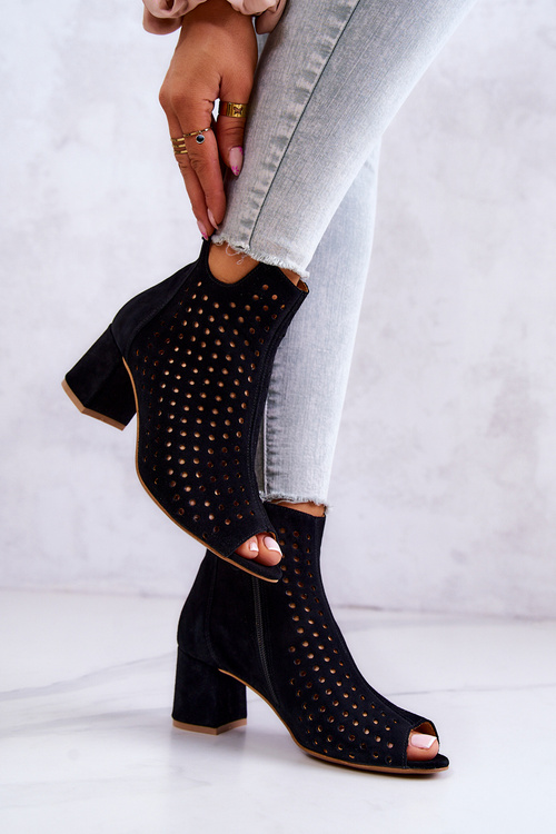 Чоботи шкіряні ажурні Maciejka 05420-43 Чорні