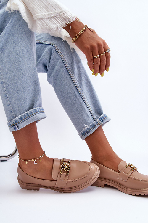 Жіночі шкіряні мокасини на плоскій підошві бежевого кольору Sincias