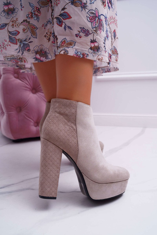 Жіночі чоботи на шпильці на платформі замшеві бежеві Celinne