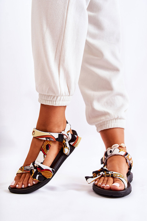 Жіночі босоніжки на липучці чорні Caprisa