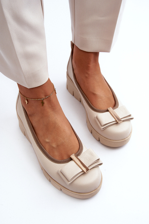 Шкіряні балетки на платформі з кремовим декором Lewski 3384