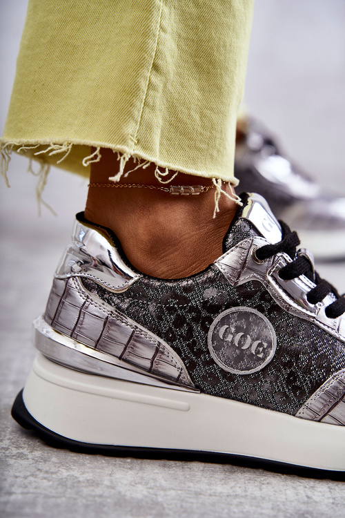 Жіноче спортивне взуття на танкетці GOE KK2N4083 Silver