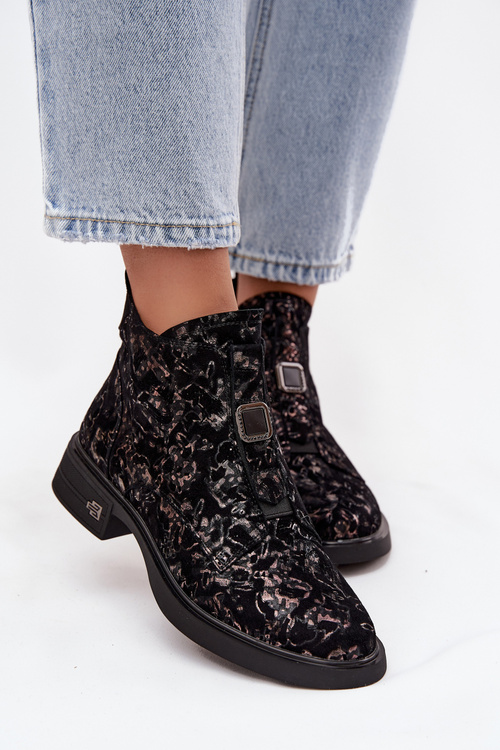 Черевики з натуральної замші на низькому каблуці D&A CR52-713 Чорно-коричневі