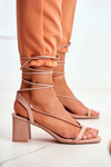 Жіночі ранкові багатоярусні босоніжки на шпильці, бежевого кольору