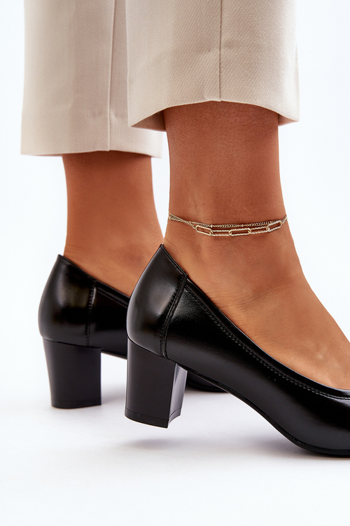 Чорні туфлі на низькому каблуці з прикрасою Aeliris