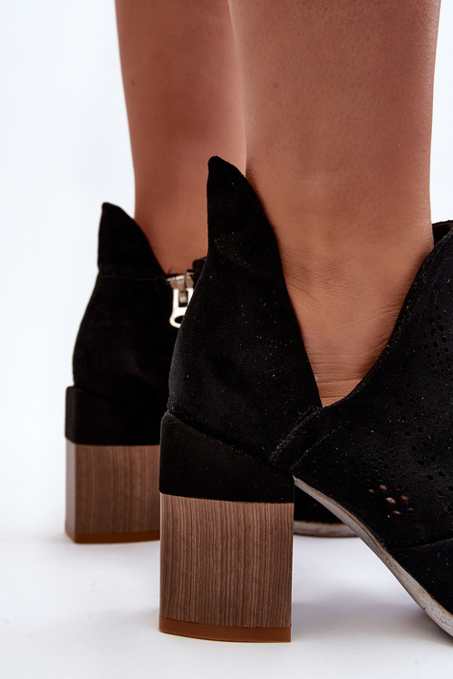 Жіночі чорні чоботи з вирізом на шпильці Niartima