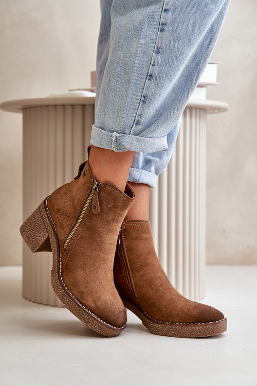 Жіночі ботильйони на підкладці з блоковим каблуком коричневого кольору Velarilla