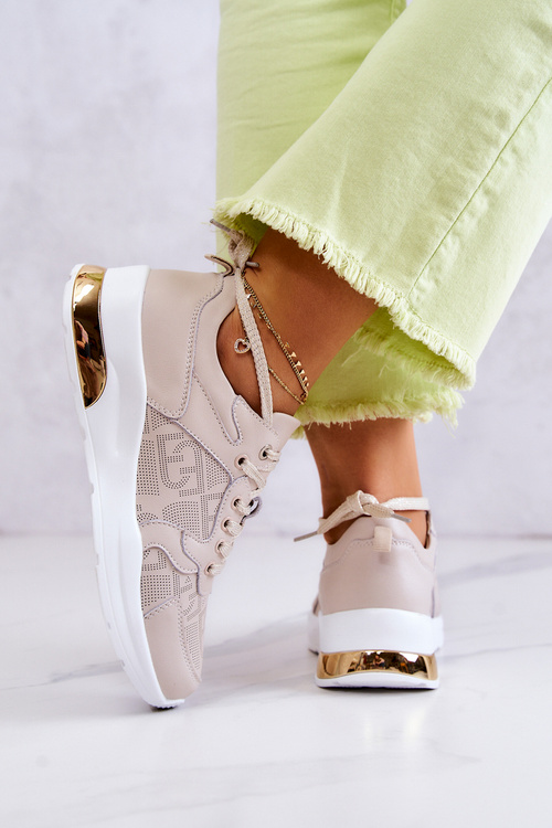 Шкіряні жіночі кросівки на танкетці бежеві Phiness