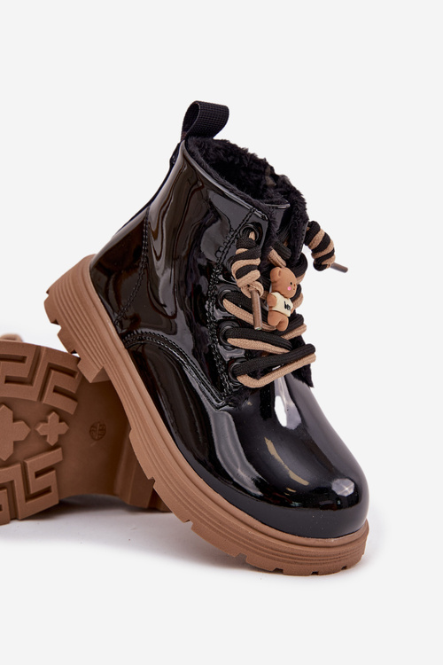 Теплі дитячі лаковані чоботи на шнурівці з ремінцем ведмедя чорні Jovellea