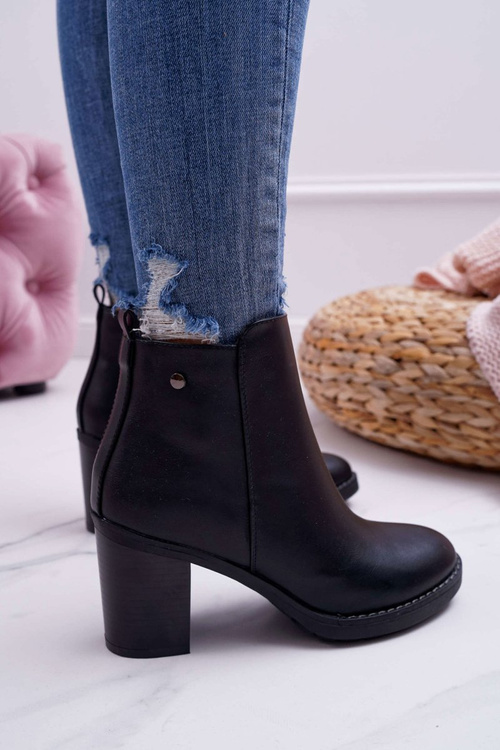 Жіночі чоботи на підборах чорні Serrena