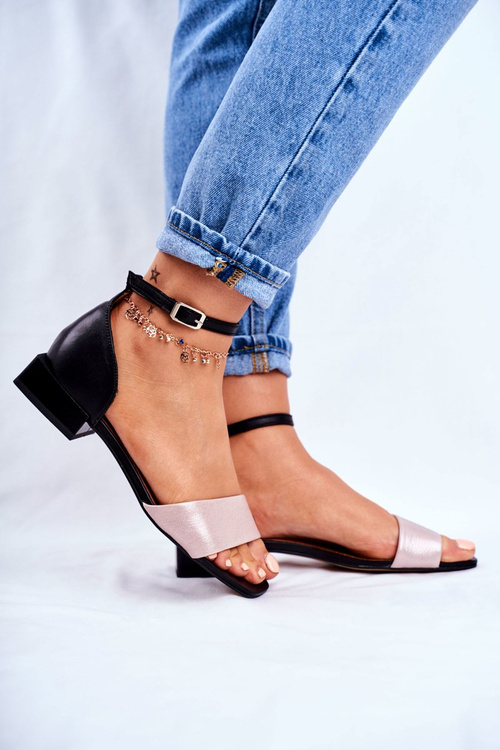 Шкіряні блискучі сандалі Maciejka 04618-21 чорно-рожеві