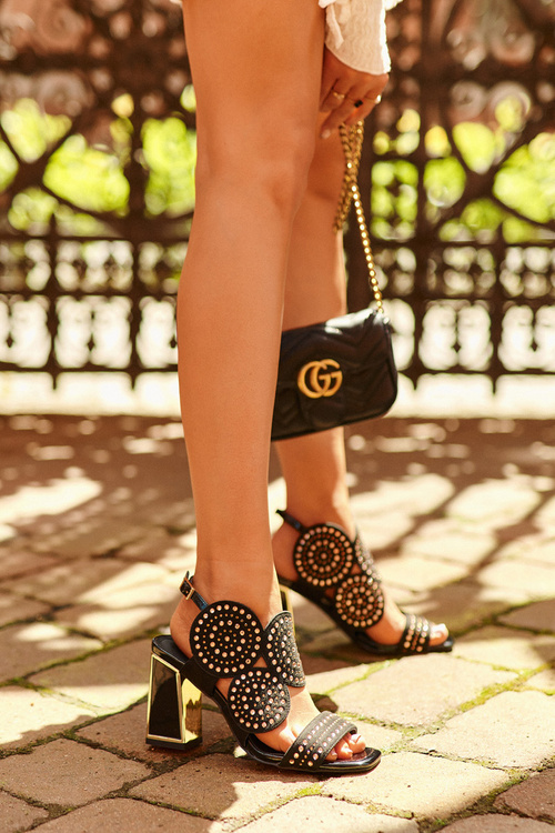 Прикрашені босоніжки на шпильці D&A CR026 Чорні