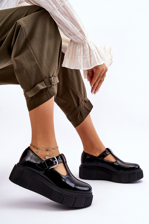 Модні лаковані туфлі на масивній платформі Black Colson