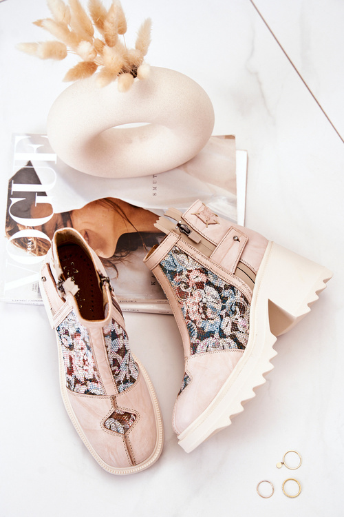 Шкіряні чоботи на масивній пості Maciejka Beige 05325-04