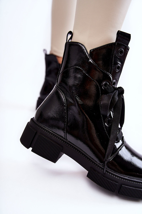 Жіночі теплі лаковані черевики Workers Black Efemia