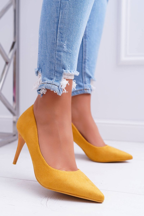 Жіночі замшеві туфлі на шпильці жовтого кремового кольору