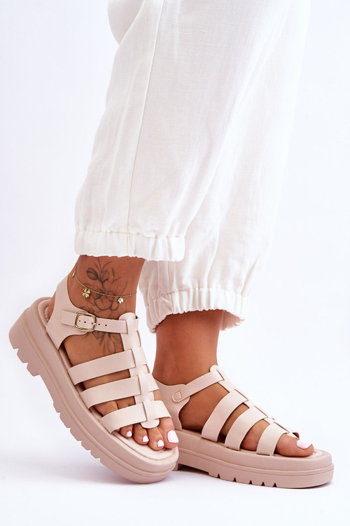 Шкіряні босоніжки з смужками бежевого кольору