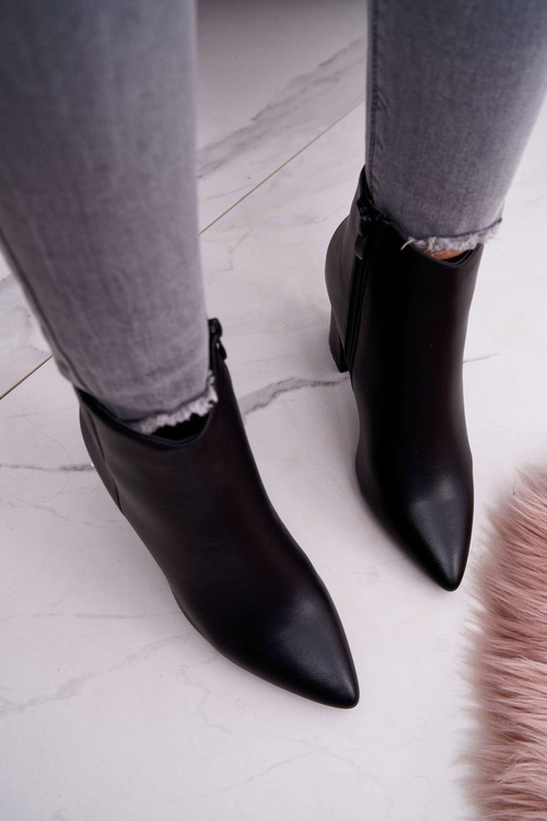 Жіночі гостроносі чоботи Felino чорного кольору