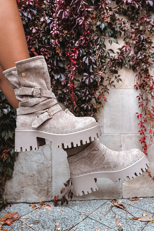 Жіночі чоботи на масивному каблуці з пряжками і ременем бежеві Nerelisa
